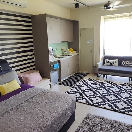 Mufasa Suites At Tamarind Suites With Wifi Netflix Coway Level 8 Cyberjaya Esterno foto