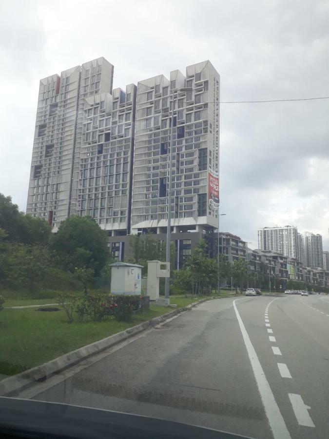 Mufasa Suites At Tamarind Suites With Wifi Netflix Coway Level 8 Cyberjaya Esterno foto